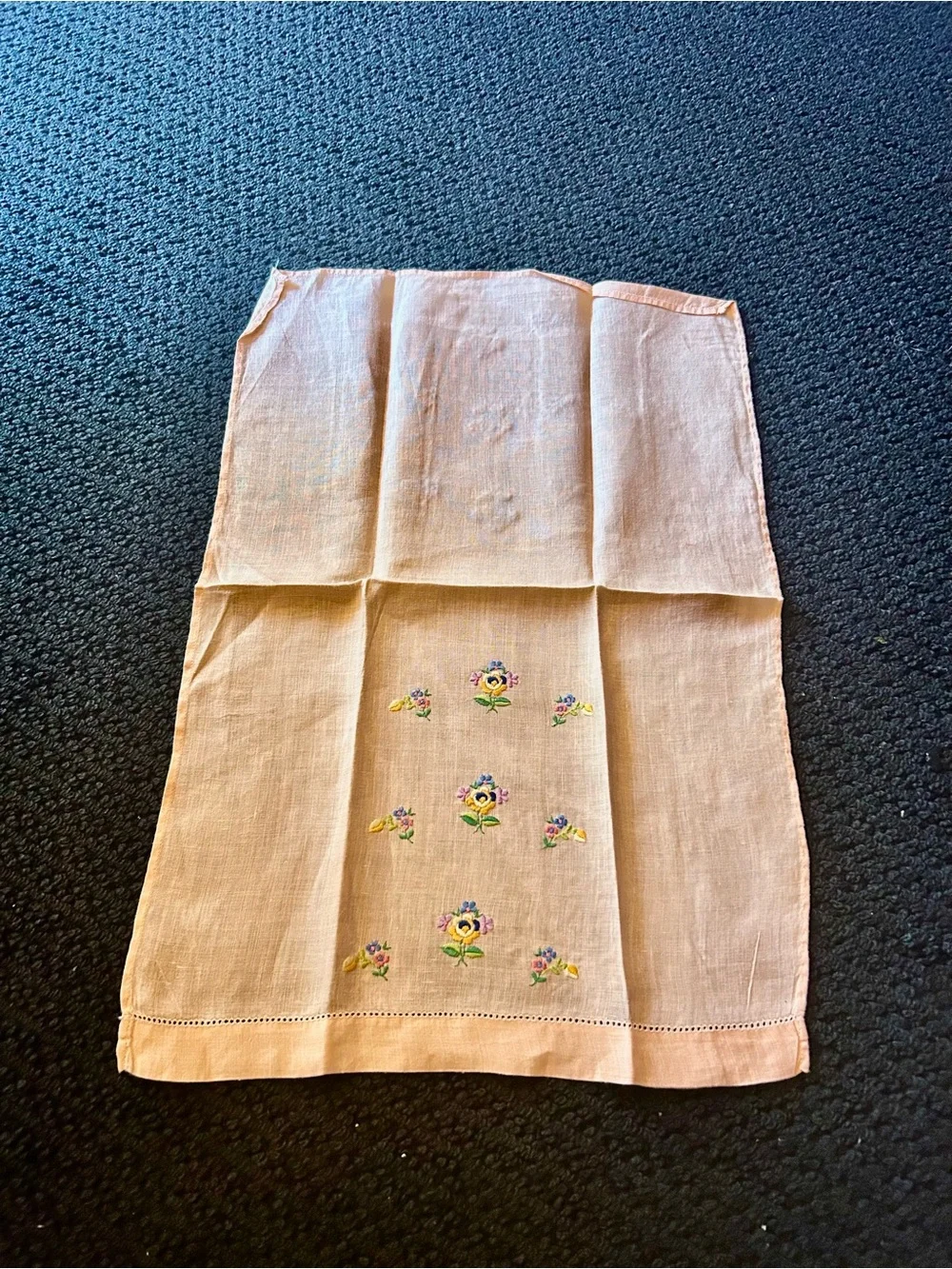 Vintage Embroidered Peach Linen Tea Towel with Floral 💐Motif